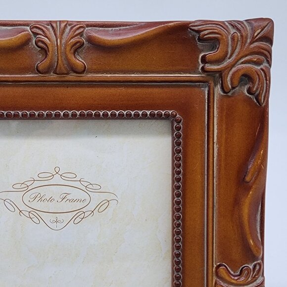 Vintage Inspired Ornate Brown Resin Photo Frame With Embossed Faux Wood Leather - Picture 3 of 11